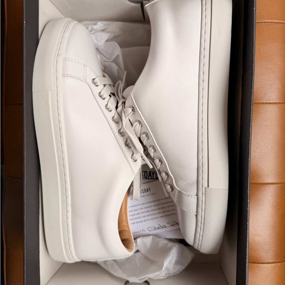 NWOT Thursday Premier Low Top Women’s Sneakers in White 6.5
